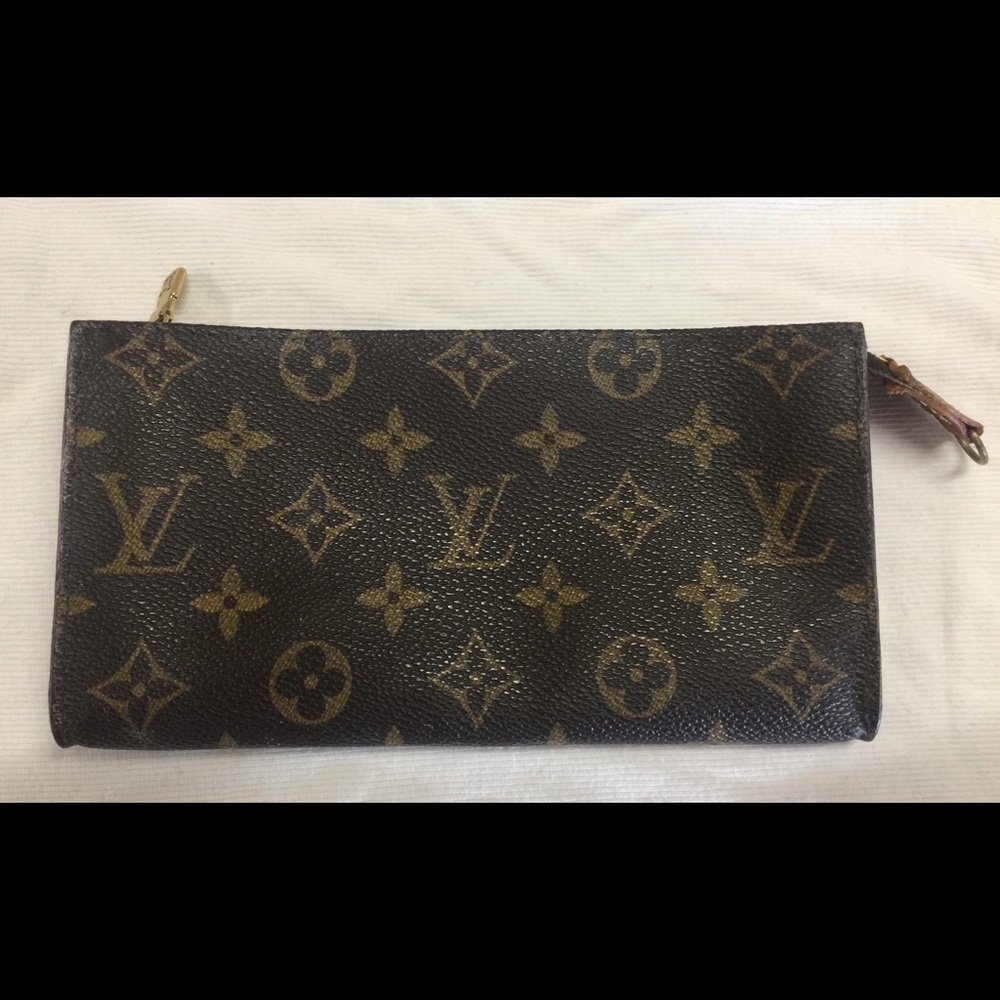 Louis Vuitton GM Pouch